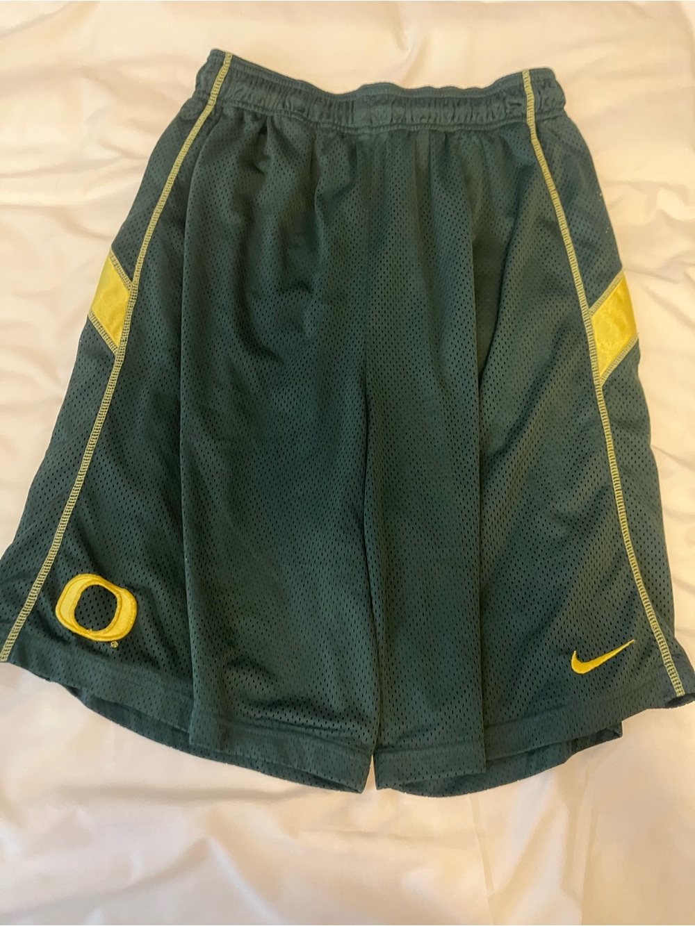 Vintage Y2K Nike Oregon DUCKS Basketball Shorts men’s SMALL